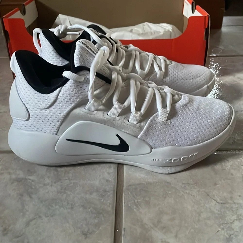 NIB NIKE HYPERDUNK LOW TB - Picture 5 of 8